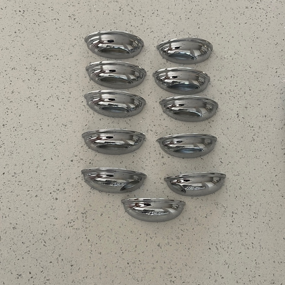 Door Pulls  11 pieces
